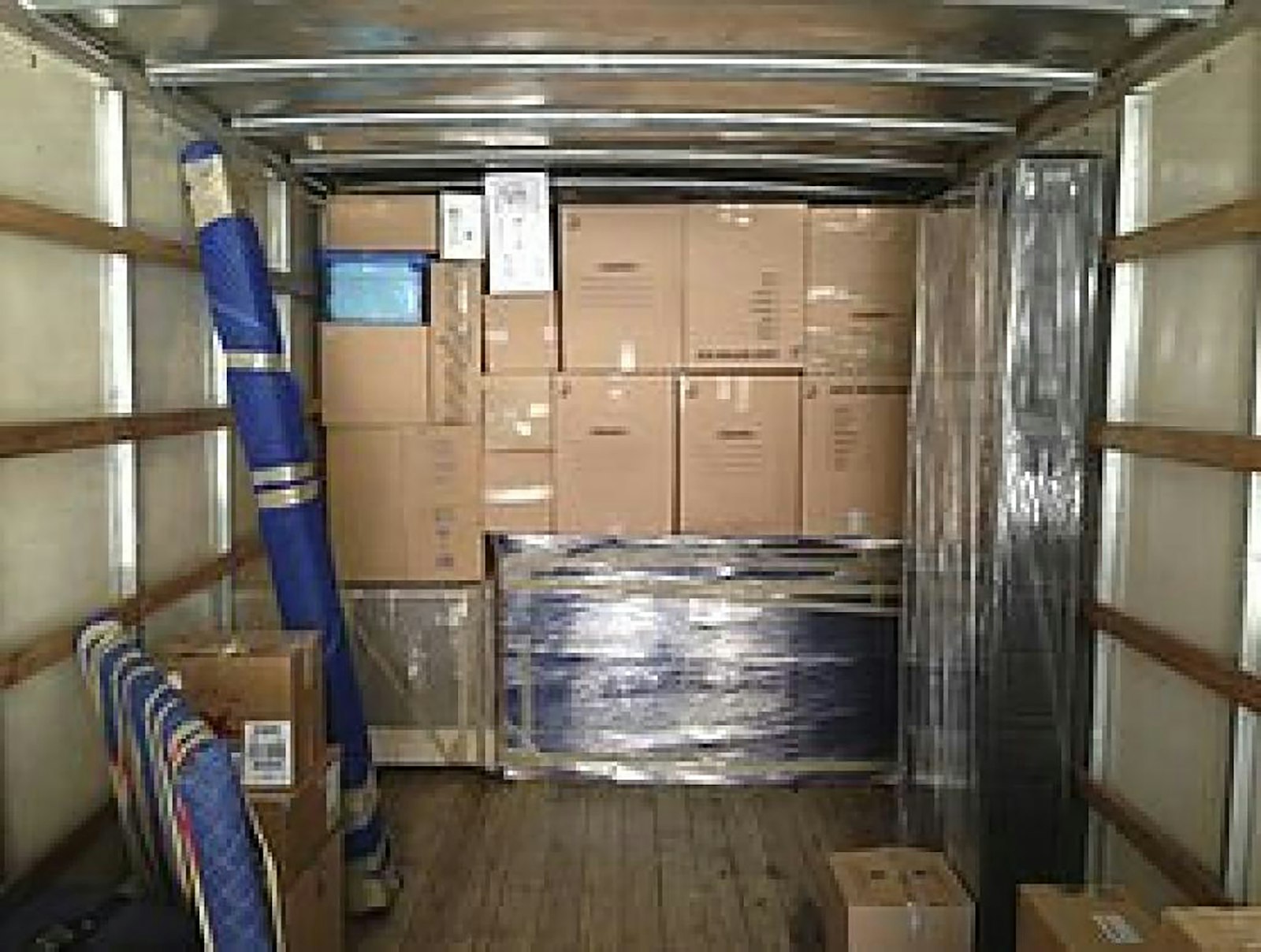 Anchor Movers crew on site